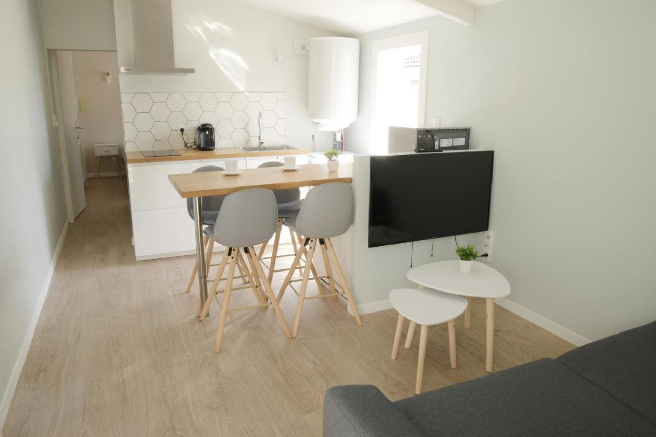 T2 - 28M2 Avec Cour Et Stationnement, Wifi Et Linge Fournis Apartment อองกูแลม ภายนอก รูปภาพ